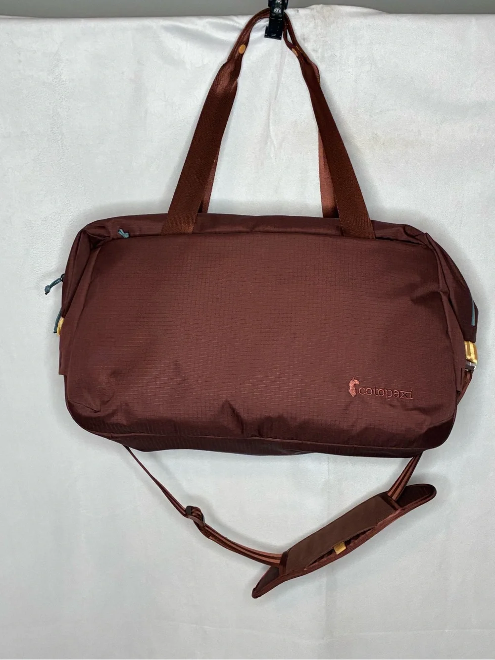EUC cotopaxi Viaje 35L Travel Duffel Bag in Sepia with Removable Strap